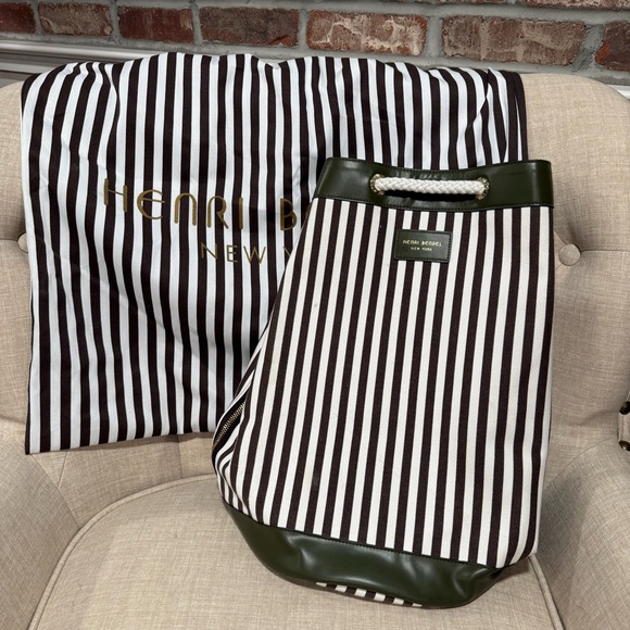 Henri Bendel Tote W Dustbag - Picture 1 of 1